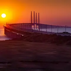 Most Øresund Bridge w zachodzie słońca.