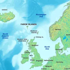 Mapa północno-zachodniej Europy z zaznaczonymi wyspami, w tym Irlandią, otoczonymi przez Ocean Atlantycki i Morze Północne.